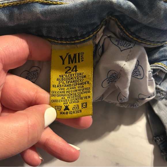 Women’s Blue Jean Better Butt Shorts, Rolled Bottom & Distressed Detail, Size 24 - Picture 8 of 9